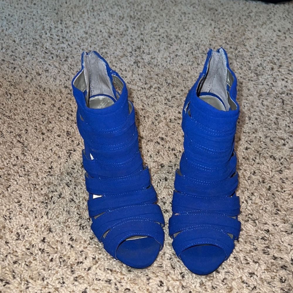 BCBG royal blue heels